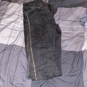 Black J-Lo skinny jeans